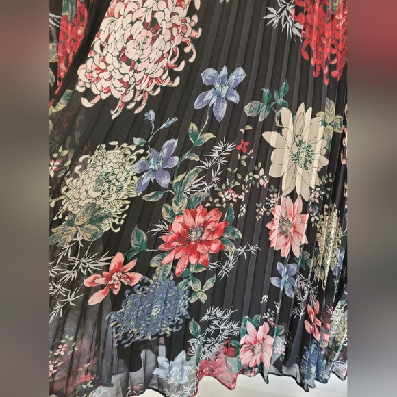 Chiffon Black and Floral Dress - Picture 3 of 5